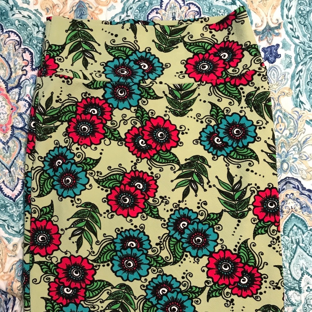 LulaRoe Cassie pencil skirt